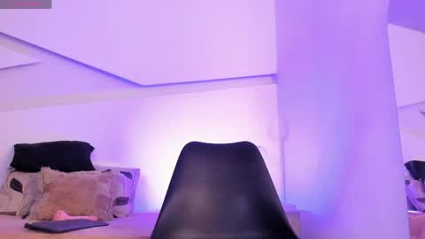 Snapshot of smoothalpha_ chatting on 05-07-26, 10:04 Ethan online show from 05-07-26, 10:04