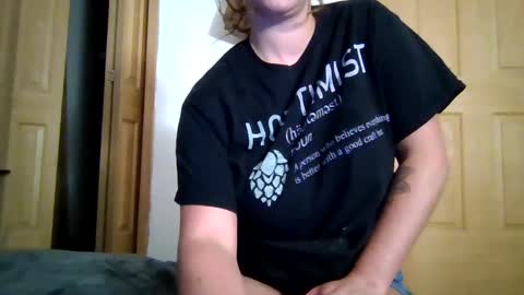 Snapshot of smoothmove1215 chatting on 09-22-25, 05:53 smoothmove1215 online show from 09-22-25, 05:53