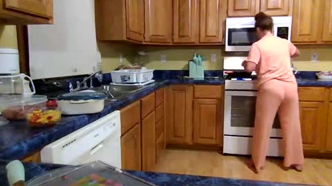 smoothmove1215 online show from 10-21-25, 12:11