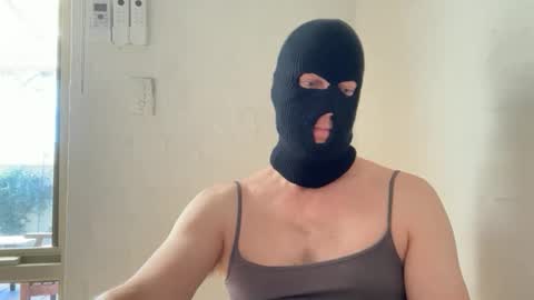 Snapshot of smoothroundbottom chatting on 10-17-25, 04:15 KinkyDonks online show from 10-17-25, 04:15