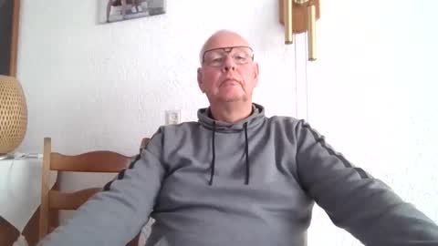 Snapshot of smoothy5460 chatting on 03-10-26, 03:28 smoothy5460 online show from 03-10-26, 03:28