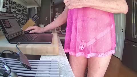 smthbtm53 online show from 04-10-26, 01:38