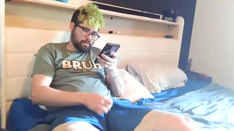 Snapshot of snackonzach chatting on 09-14-25, 02:38 snackonzach online show from 09-14-25, 02:38