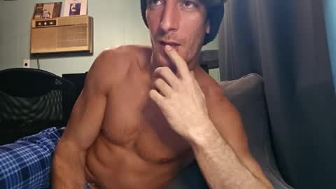 Snapshot of snackyyyy chatting on 03-01-26, 03:19 Snackyyyy online show from 03-01-26, 03:19