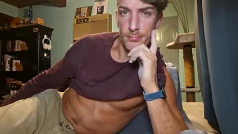 Snapshot of snackyyyy chatting on 04-15-26, 10:43 Snackyyyy online show from 04-15-26, 10:43