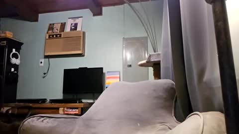 Snapshot of snackyyyy chatting on 04-28-26, 02:27 Snackyyyy online show from 04-28-26, 02:27