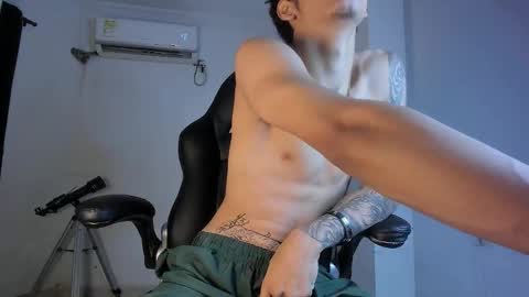 snakebutterfly online show from 09-19-25, 08:27