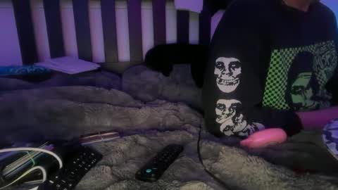 Snapshot of snapbacksandtattoos420 chatting on 06-19-26, 10:19 snapbacksandtattoos420 online show from 06-19-26, 10:19