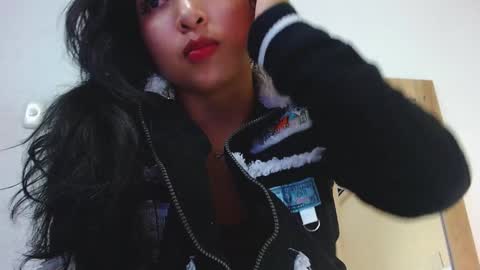 Snapshot of sneakyy_fantasy chatting on 12-20-24, 08:49 Hellen online show from 12-20-24, 08:49