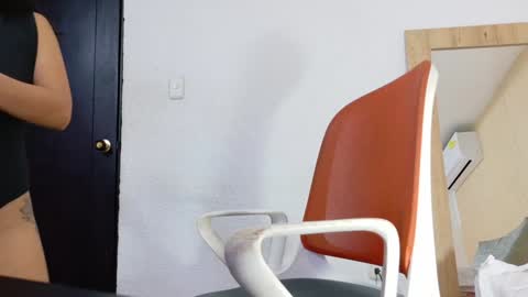 Snapshot of sneakyy_fantasy chatting on 02-06-25, 03:48 Hellen online show from 02-06-25, 03:48