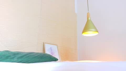 Snapshot of sneakyy_fantasy chatting on 02-19-25, 10:23 Hellen online show from 02-19-25, 10:23