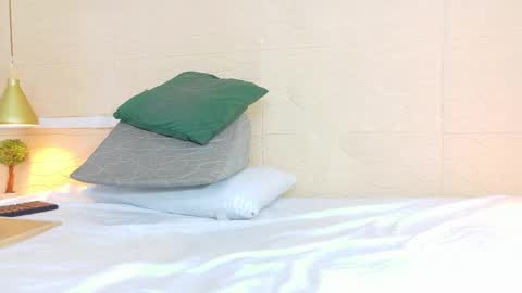 Snapshot of sneakyy_fantasy chatting on 02-25-25, 03:42 Hellen online show from 02-25-25, 03:42