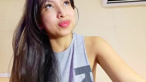 Snapshot of sneakyy_fantasy chatting on 03-08-25, 03:50 Hellen online show from 03-08-25, 03:50