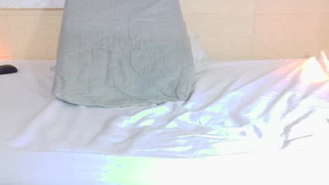 Snapshot of sneakyy_fantasy chatting on 03-12-25, 07:35 Hellen online show from 03-12-25, 07:35