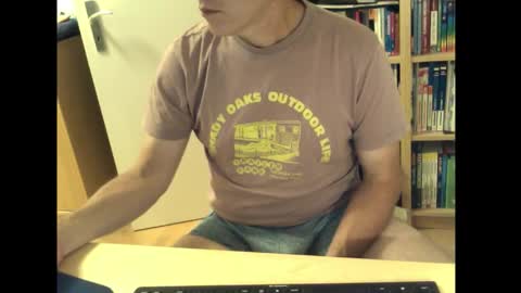 sneaxfreund online show from 09-17-25, 09:38