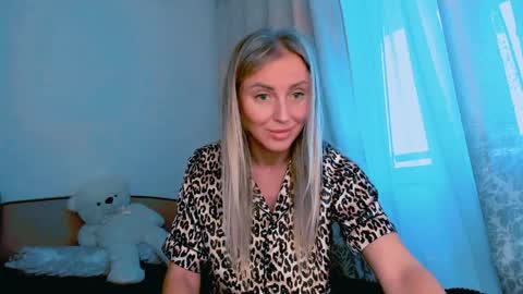 Sneja online show from 04-06-26, 02:40