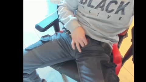 Snapshot of snip1977 chatting on 02-17-25, 01:42 snip1977 online show from 02-17-25, 01:42