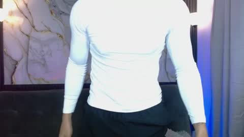 Snapshot of snow_jon_ chatting on 04-08-26, 07:03 Jon online show from 04-08-26, 07:03