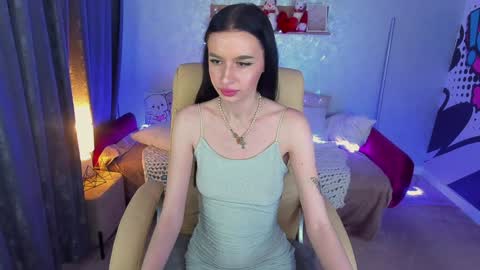 snow_whiteeex online show from 01-07-25, 10:54