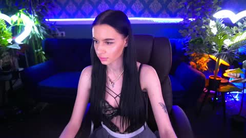 snow_whiteeex online show from 01-11-25, 05:07