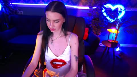 snow_whiteeex online show from 02-03-25, 04:57