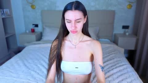 Snapshot of snow_whiteeex chatting on 06-08-26, 04:13 snow_whiteeex online show from 06-08-26, 04:13