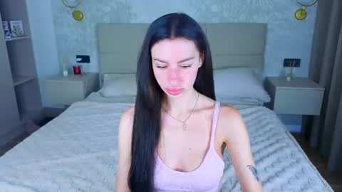 Snapshot of snow_whiteeex chatting on 06-18-26, 04:13 snow_whiteeex online show from 06-18-26, 04:13
