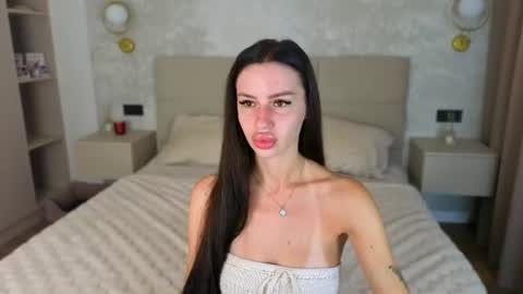Snapshot of snow_whiteeex chatting on 07-15-26, 05:23 snow_whiteeex online show from 07-15-26, 05:23