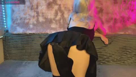 snowy_alice online show from 04-14-26, 05:52