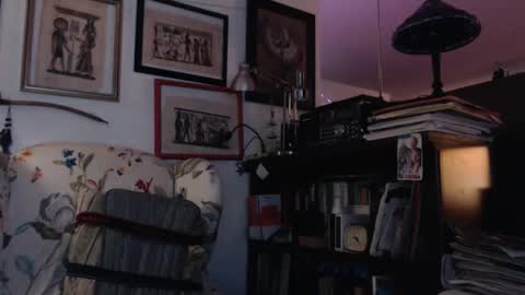 ImYourBitch online show from 11-05-25, 05:18