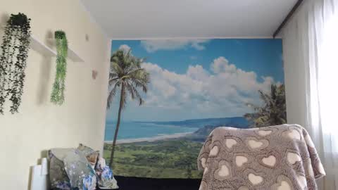 Snapshot of soaring_love chatting on 02-10-25, 07:36 Masha online show from 02-10-25, 07:36