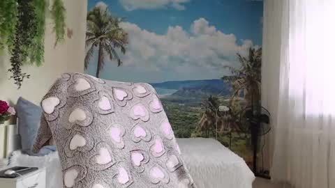 Snapshot of soaring_love chatting on 03-11-25, 07:48 Masha online show from 03-11-25, 07:48