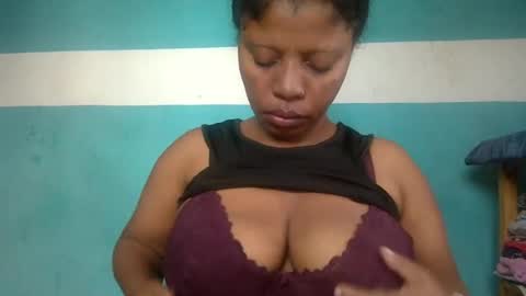 Snapshot of soayh89 chatting on 06-14-26, 04:36 soayh89 online show from 06-14-26, 04:36