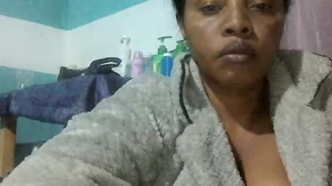 Snapshot of soayh89 chatting on 06-17-26, 06:42 soayh89 online show from 06-17-26, 06:42