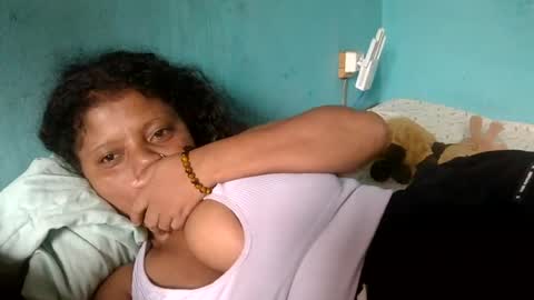 Snapshot of soayh89 chatting on 07-12-26, 07:32 soayh89 online show from 07-12-26, 07:32