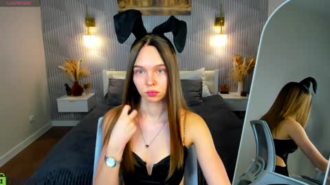 Sofa online show from 04-01-26, 01:28