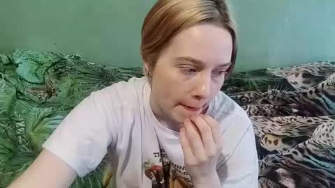 Snapshot of sofasofi chatting on 12-21-25, 10:11 Sofi online show from 12-21-25, 10:11