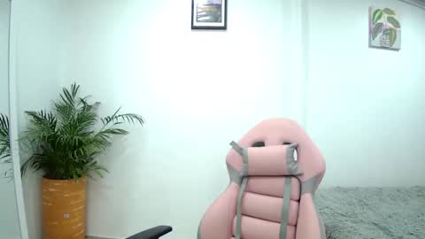 soffi_rousel_ online show from 02-16-25, 11:37