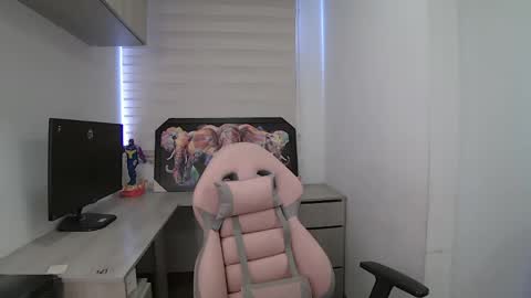 soffi_rousel_ online show from 04-16-26, 05:14