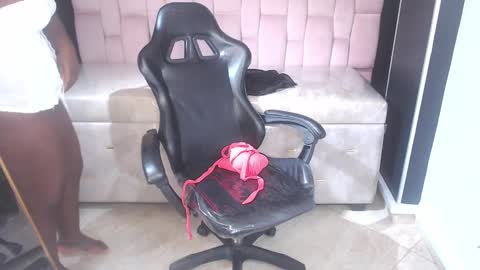 Snapshot of soffia_b chatting on 09-23-25, 03:09 soffia_b online show from 09-23-25, 03:09