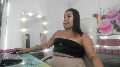 soffii_clarkk online show from 11-22-25, 10:09