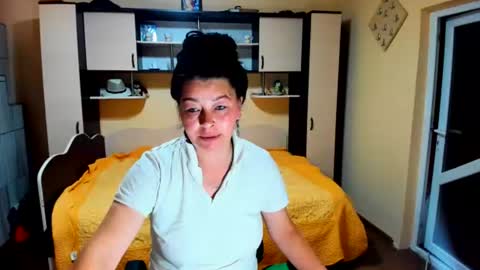 Snapshot of soffy_skye chatting on 06-23-26, 04:54 Soffy online show from 06-23-26, 04:54