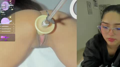 Snapshot of sofi__velez_ chatting on 05-28-26, 05:54 Sofi online show from 05-28-26, 05:54