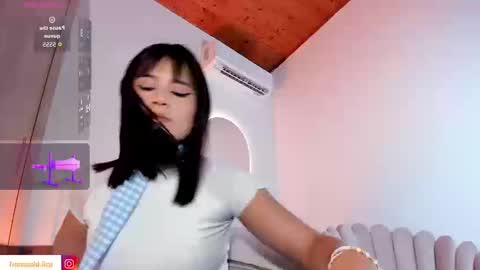 Sofi Blossom  online show from 09-30-25, 08:03