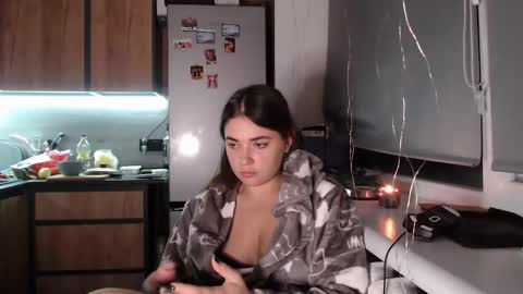 Snapshot of sofi_delightful chatting on 10-28-25, 08:00 Sofi online show from 10-28-25, 08:00