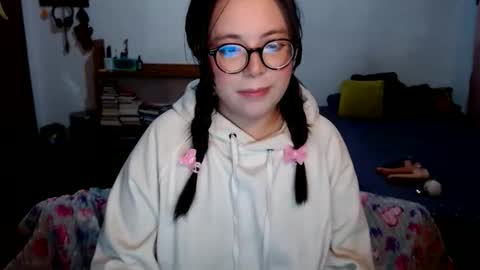 Sofi Lynch online show from 06-07-26, 06:17