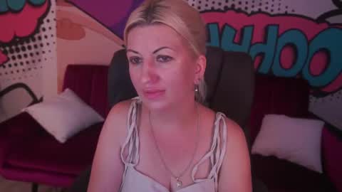 Snapshot of sofi_moonnn chatting on 08-05-26, 06:05 Sofi online show from 08-05-26, 06:05