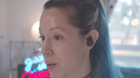 Sofi Mora online show from 01-05-25, 03:23