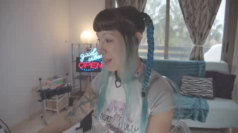 Sofi Mora online show from 01-20-25, 03:18