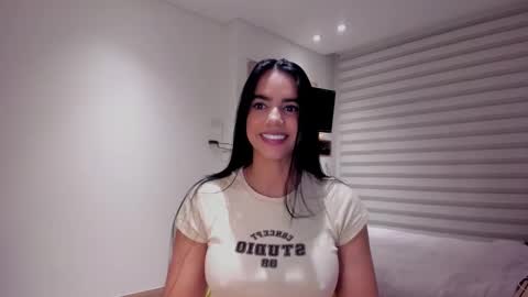 Sofi Saenzz  online show from 10-07-25, 12:08